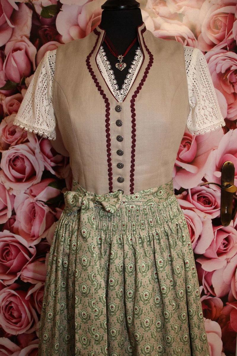 Maßanfertigung von Trachten Dexel Trachtenstoffe-Dirndl-Lederhosen